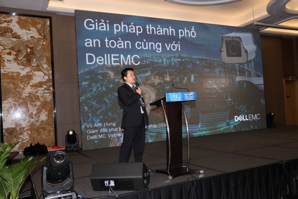 giam-doc-phat-trien-kinh-doanh-mang-oem-va-iot-solution-cua-dell-vietnam