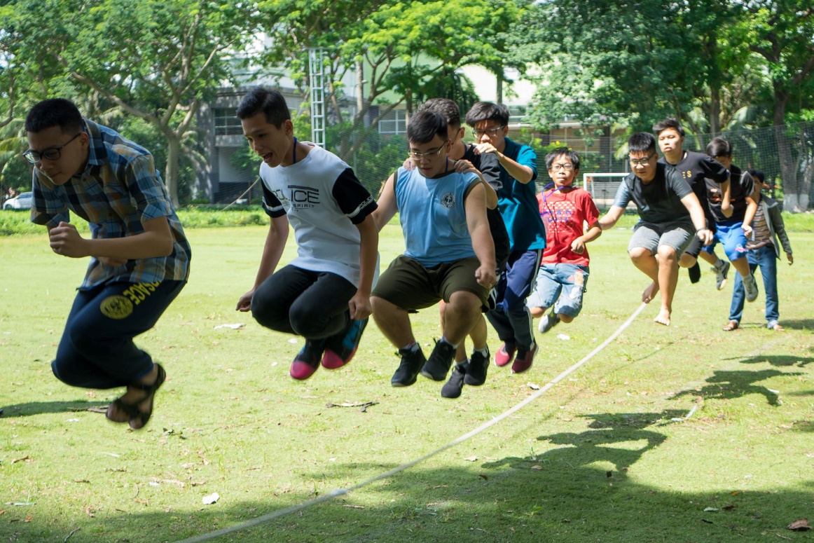 Các trại sinh tham gia các hoạt động thể thao tại trại hè