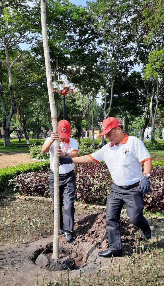 tập thể nhân viên QTSC tại lễ phát động