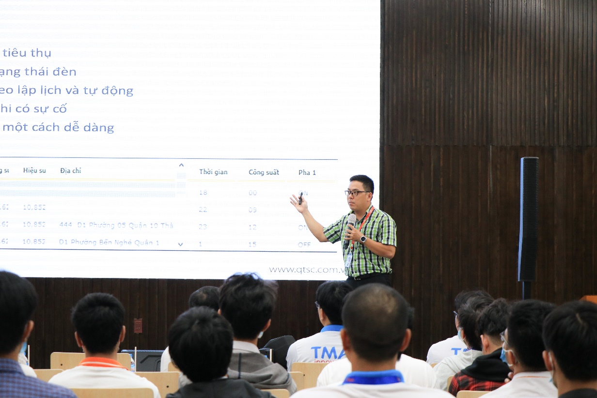 Hình 3: Ông Trần Đỗ Anh Tuấn, QTSC trình bày nhu cầu ứng dụng CNTT trong hoạt động quản lý