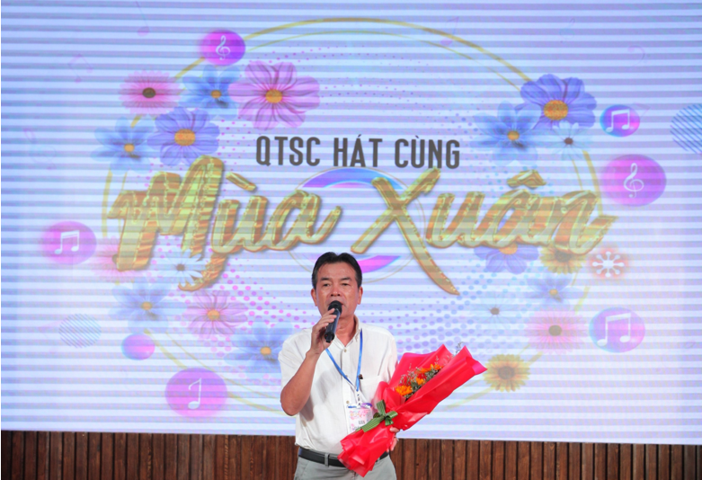Đại diện Ban Giám khảo, Nhạc sỹ Nguyễn Hòa, nguyên Phó giám đốc Nhà Văn hóa Khu công nghệ cao TP.HCM, có đôi lời phát biểu, dặn dò các thí sinh trước khi bắt đầu hội thi