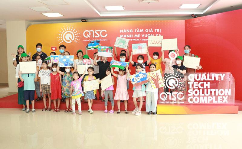 Đầu tháng 6/2022, QTSC phối hợp Quỹ Thời báo Kinh tế Sài Gòn (Saigon Times Foundation) tổ chức chương trình “Sắc màu ước mơ” nhằm giúp phát hiện các tài năng hội họa, hỗ trợ các em có điều kiện nuôi dưỡng ước mơ trở thành những họa sĩ thực thụ