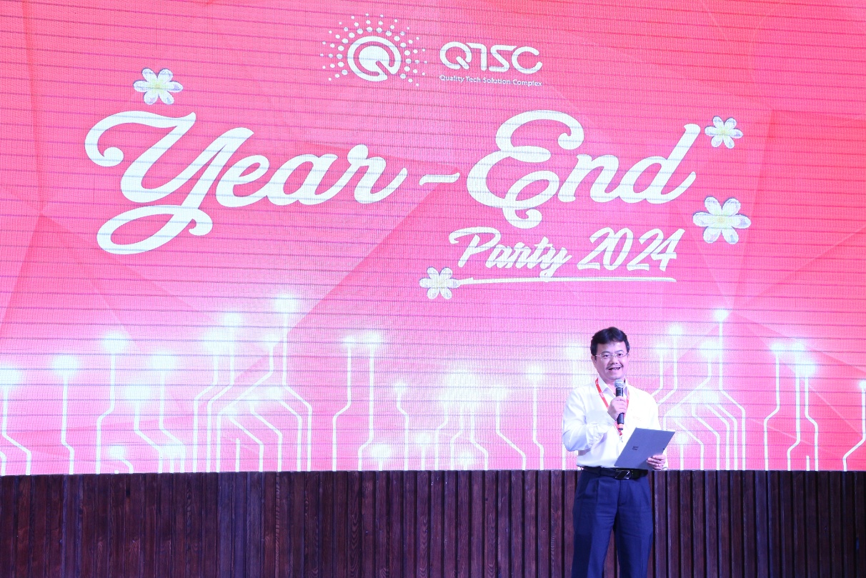 Mr. Tran Huu Dung, CEO of QTSC, giving a speech at the event